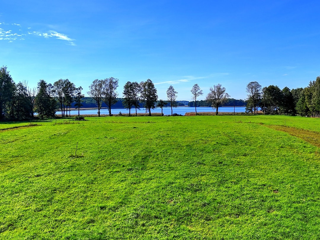 Działka z linią brzegową